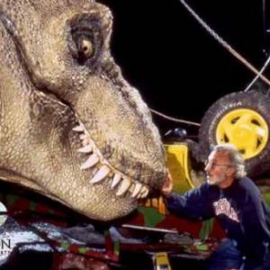 Veja a construção do T-Rex de Jurassic Park! 