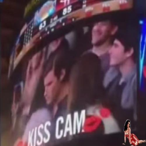 Nunca ignore a sua namorada na Kiss Cam