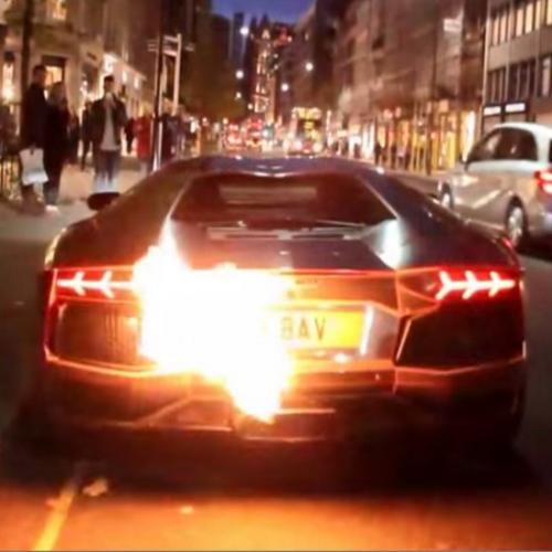 Como fazer uma Lamborghini Aventador pegar fogo