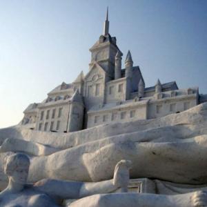 20 incríveis esculturas gigantes de neve no Festival da China.