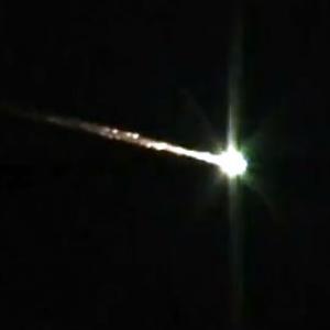 Meteoros são vistos no céu do Brasil 