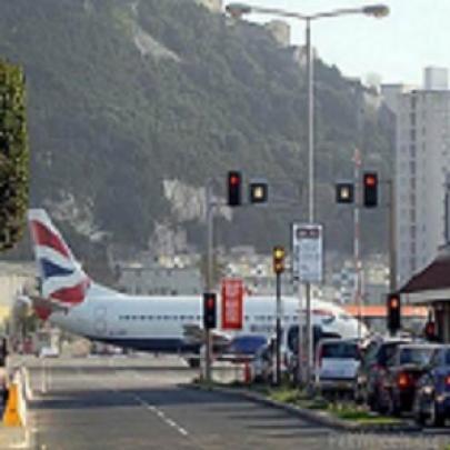 Se surpreenda com o aeroporto de Gibraltar, veja