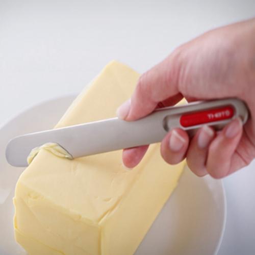 Conheça a faca que aproveita o calor do corpo para derreter manteiga