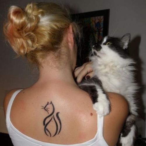 36 tatuagens minimalistas de gatos para sua inspiração