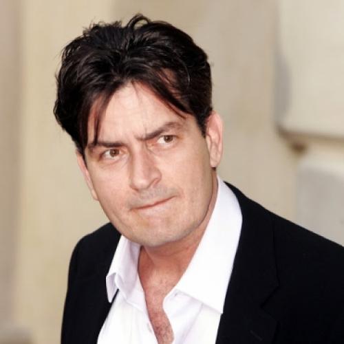 A situação só piora pro Charlie Sheen