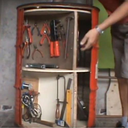 Como construir um armário de ferramentas com um tambor