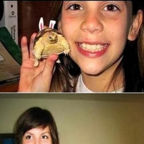Tartaruga e garota anos depois.
