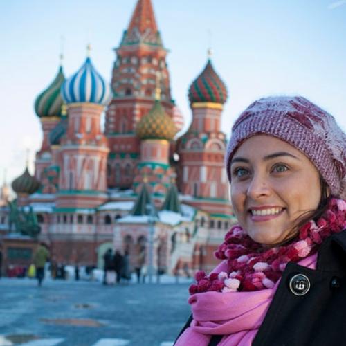 Entrevista com vlogueira cristã em viagem à Rússia