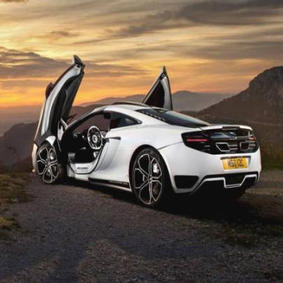 Com vários elementos em fibra de carbono McLaren revela novo conceito 