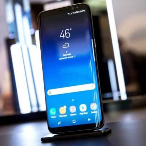 O Galaxy S8+ tem tela infinita, memória RAM de 4 GB e câmeras excelent