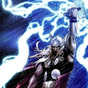Mulher testemunha aparição de Thor!