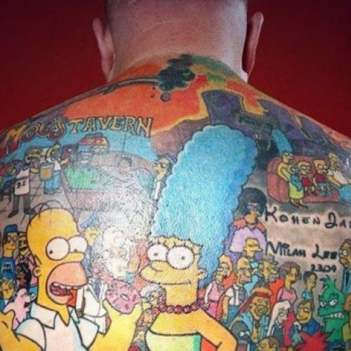 Tatuagem de fanboy pelos Os Simpsons