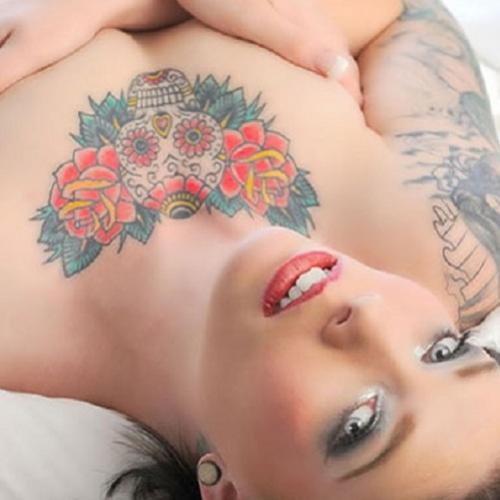 6 tatuagens íntimas que valorizam o corpo da mulher