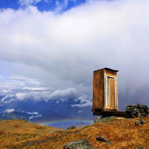 O banheiro da siberia  mais ariscado do mundo
