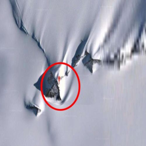 Misteriosa pirâmide é encontrada pelo Google Earth na Antártida