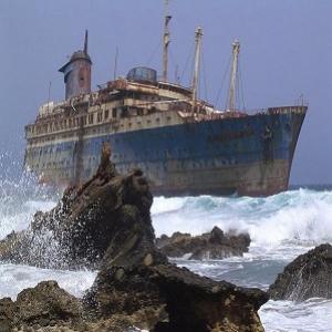 6 locais intrigantes com navios naufragados ou abandonados