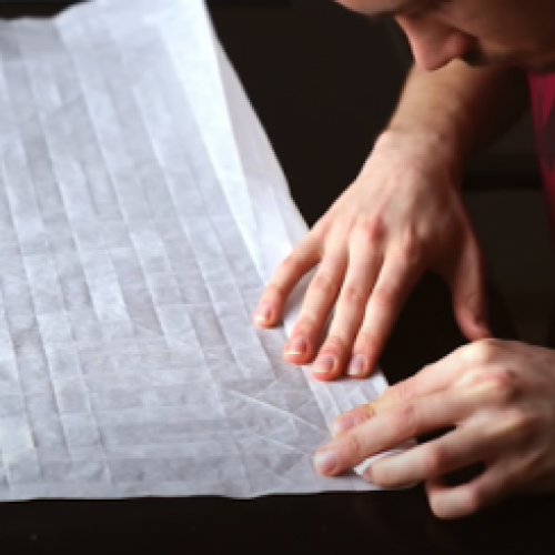 Homem leva 50 horas pra fazer um samurai de origami