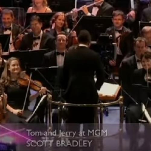 Tema do Tom e Jerry tocado por uma orquestra