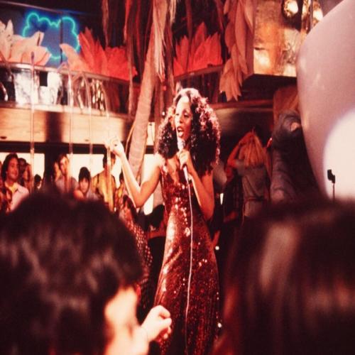 Vida de Donna Summer ‘Rainha da Discoteca’ entre sucesso com feminismo