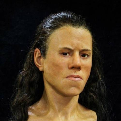 Cientistas reconstruíram a face de um adolescente de 9.000 anos