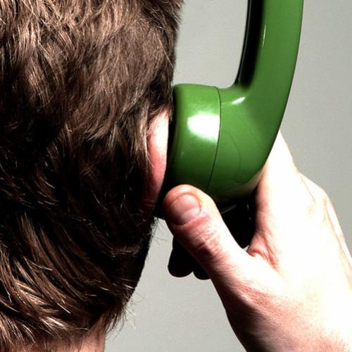 Telefonia fixa em queda: setor registra diminuição de 75,35 mil linhas