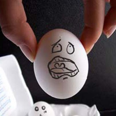 Desenhando em ovos: Um verdadeiro omelete de criatividade