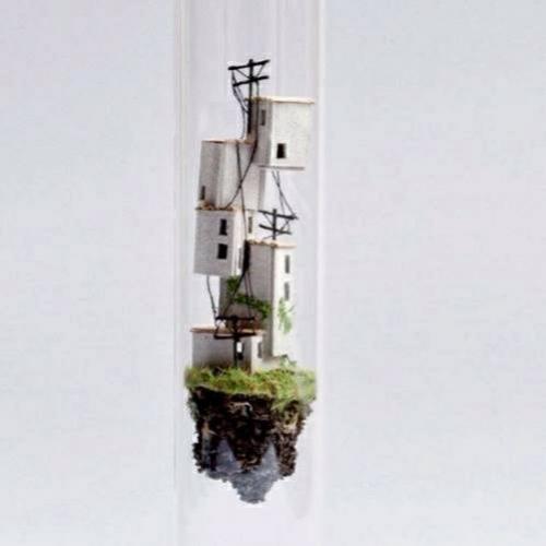 Incríveis miniaturas feitas em tubos de ensaio