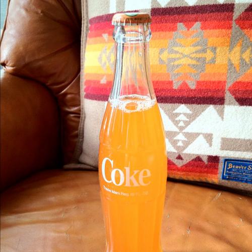 O mistério da Coca-Cola laranja