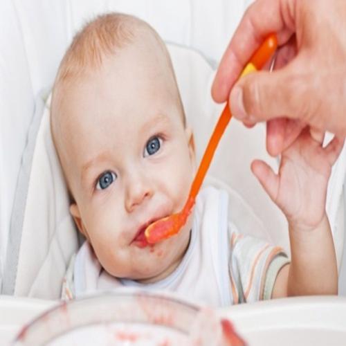 Quando começar a introduzir alimentos sólidos na alimentação do bebe