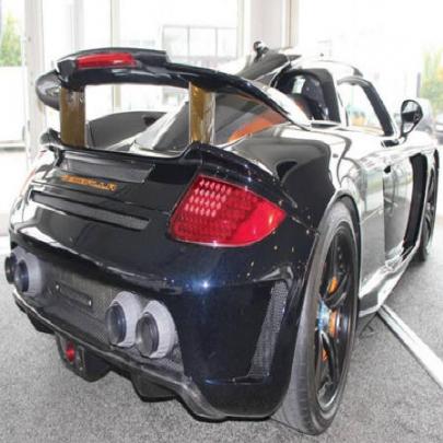 Preparado, Porsche Carrera GT 2005 está à venda