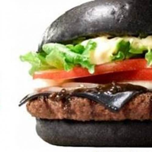 Burger King no Japão lança hambúrguer preto