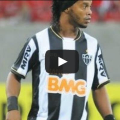 Assistência espetacular de Ronaldinho Gaucho