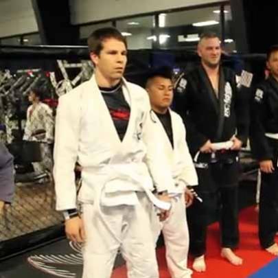 A pegadinha do falso faixa-branca de Jiu-Jitsu, vídeo