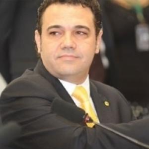 Pai de Dinho, dos “Mamonas Assassinas”, vai processar Marco Feliciano