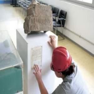 A pedra da CEE, intriga arqueólogos gaúchos