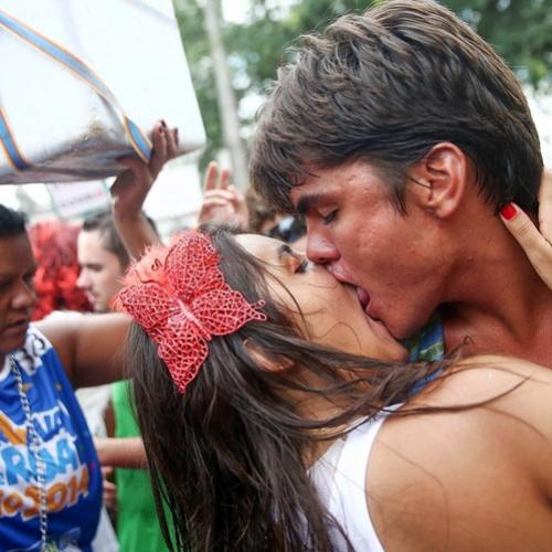 Pode beijar todos no carnaval?