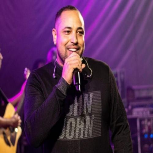 Cantor Lucas Matos lança novo CD e comemora ano intenso