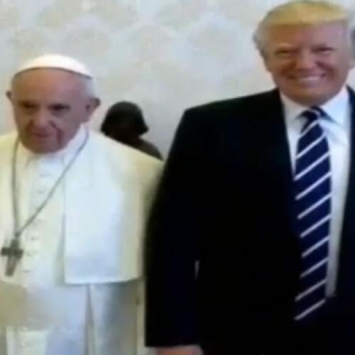 Vídeo polêmico do Papa Francisco dando um tapa em Donald Trump