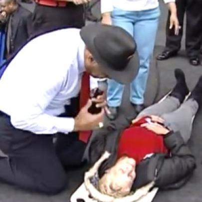 Polêmica: Valdemiro Santiago ressuscita mulher em altar; Assista vídeo