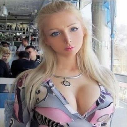  Valeria Lukyanova: antes e depois de virar a boneca Barbie viva!