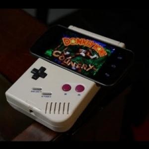 Game Boy modificado transforma-se em um joystick para um Galaxy Nexus!