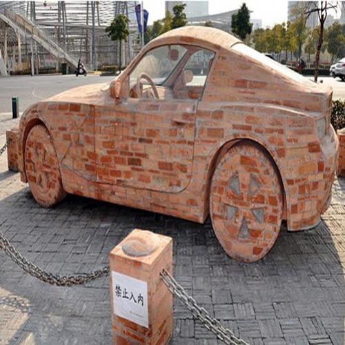 Artista chinês cria BMW feita somente de tijolos