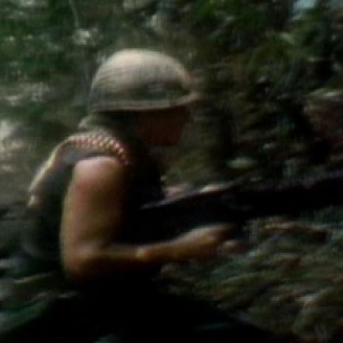 Vídeo gravado durante a Guerra do Vietnã mostra o quão brutal ela foi