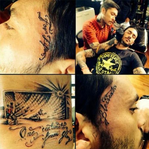 Pinilla tatuou lance de bola na trave contra Brasil