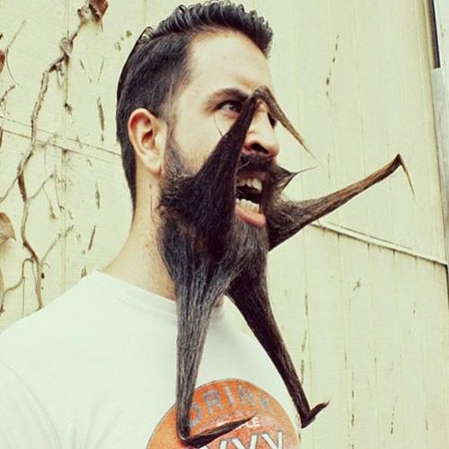 As loucas imagens da barba de Isaías Webb
