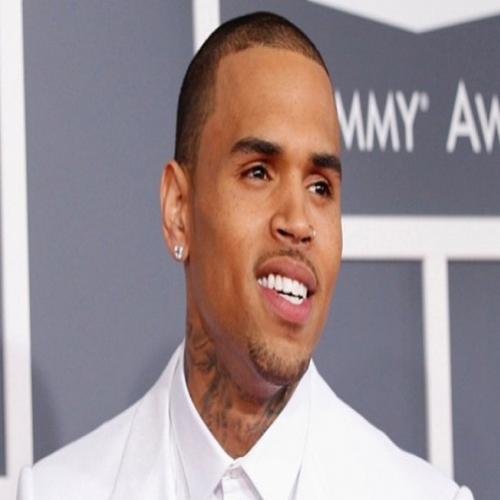 Chris brown cria nova polemica e ameaça mulher com arma de fogo