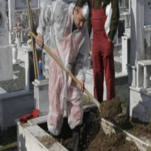 Enterrada viva, mulher pede por socorro uma hora após o sepultamento