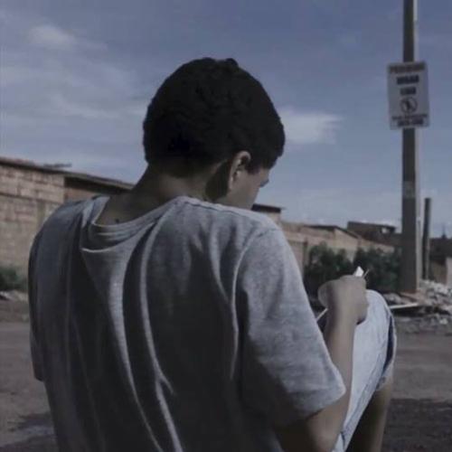 DeQuebra lança o intrigante clipe Traficantes de Poesia