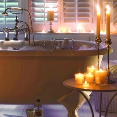 Dia dos Namorados: Banho de espuma à luz de velas