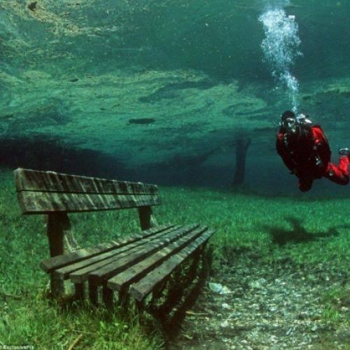 Conheça o incrível lago que vira um parque no inverno